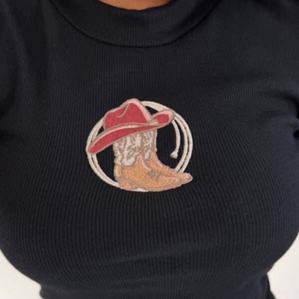 Blusinha Ribana Canelada Bordada Country Preta - Imagem 4