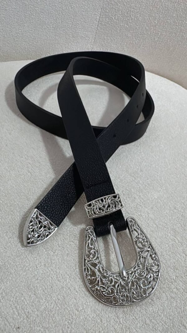Cinto Preto Liso Com Fivela Prata Arabesco