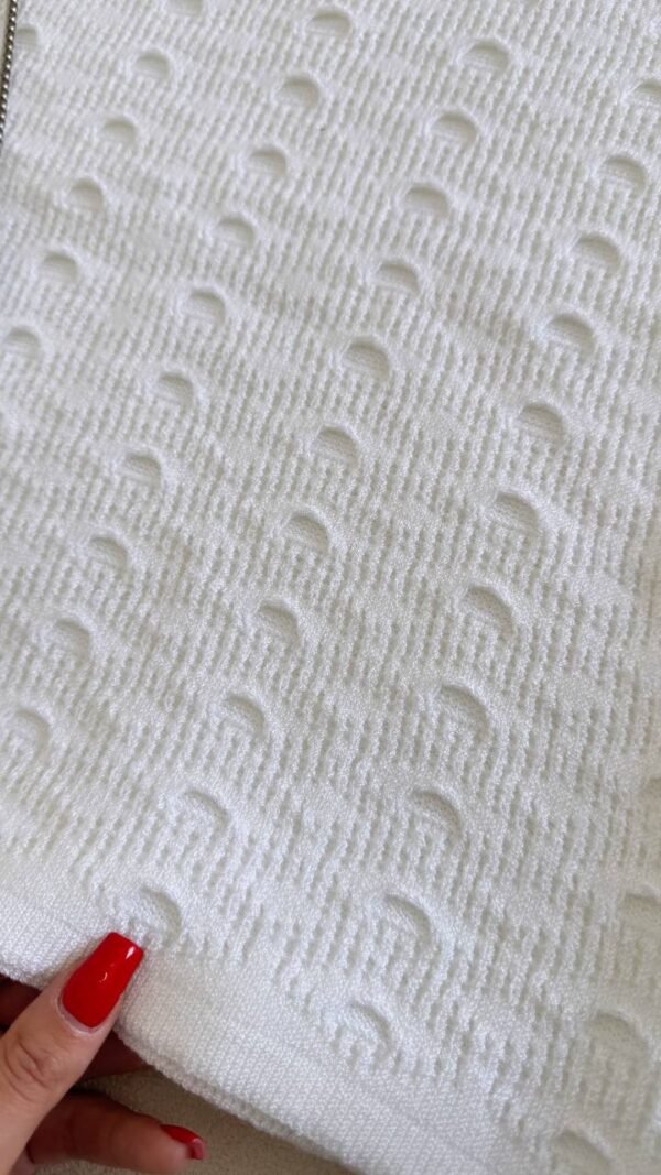 Vestido Em Tricot Crochê Abertura Na Cintura Branco - Imagem 4