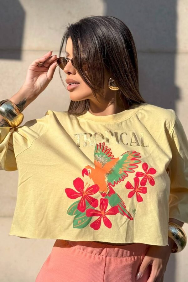 T-shirt Cropped Tropical Amarelo - Imagem 3