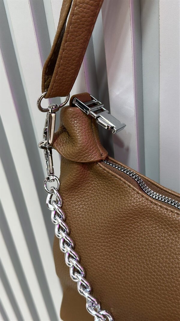 Bolsa Marrom Detalhe de Correntinha - Imagem 2