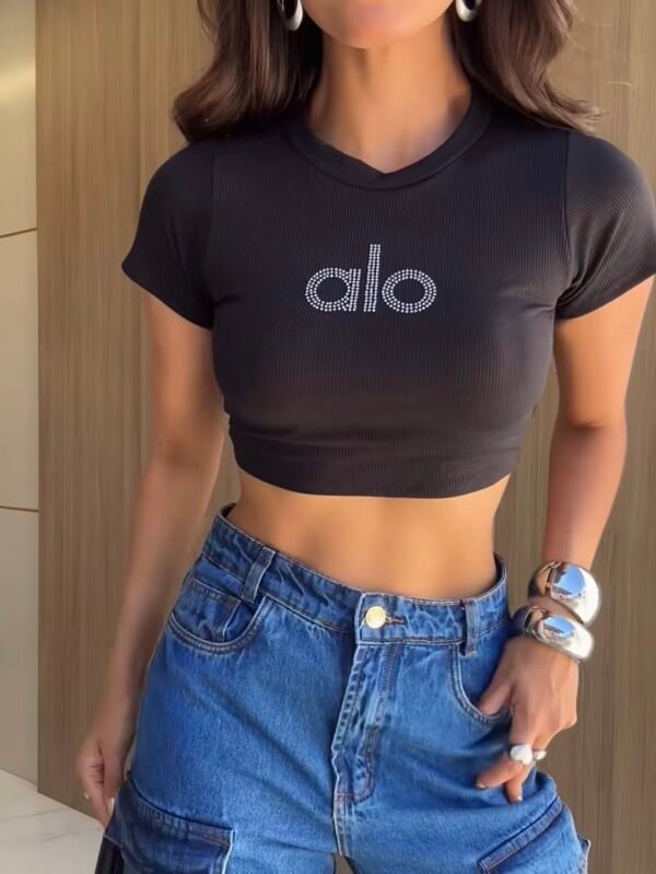 Cropped Manguinha Canelado Escrita em Strass - Imagem 3