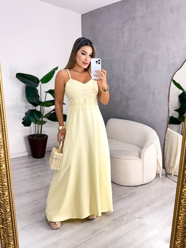 Vestido Longo Detalhes Na Frente Amarelo