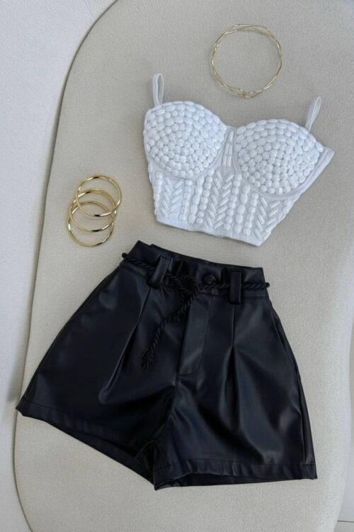 Shorts Courino com Cinto Cordinha Preto