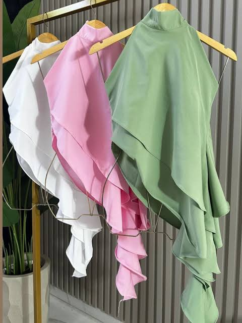 Blusa Bata com Cauda