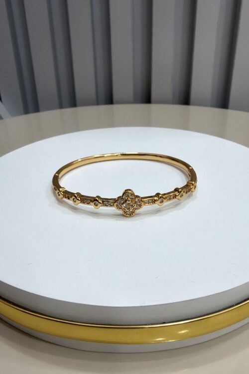 Bracelete Trevo Dourado com Strass