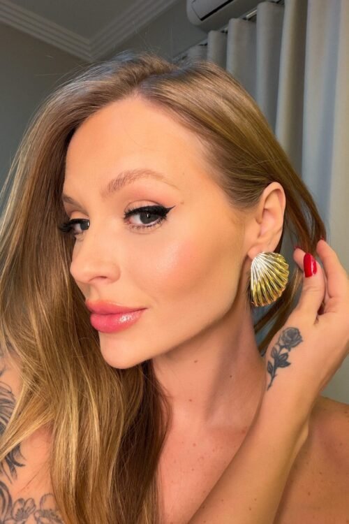 Brinco Concha Dourado