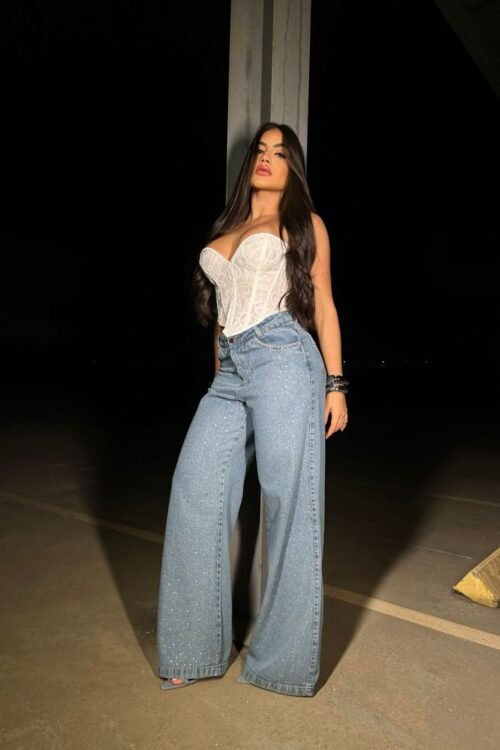 Calça Jeans Sensação Wide Leg com Strass
