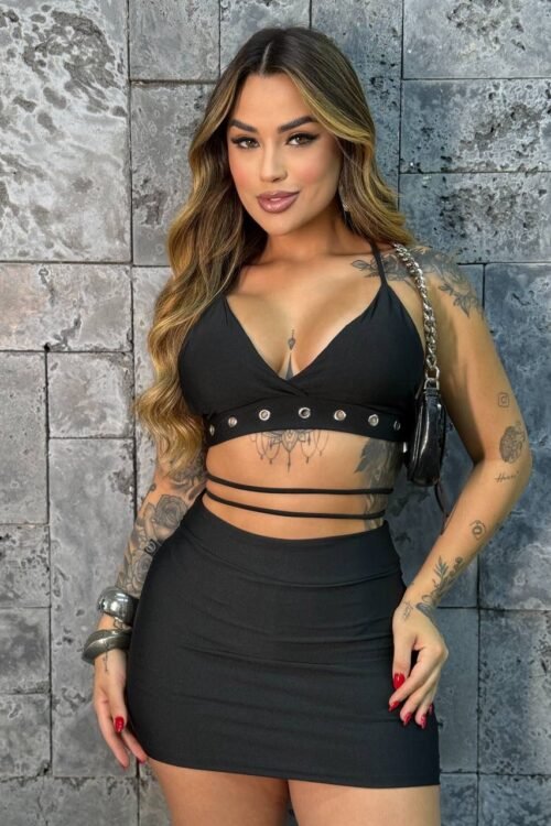 Cropped Top com Ilhos Preto Taty